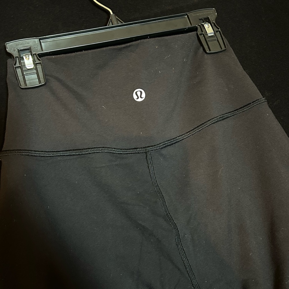 Lululemon Black Wunder Under Full length with mesh zig zags
